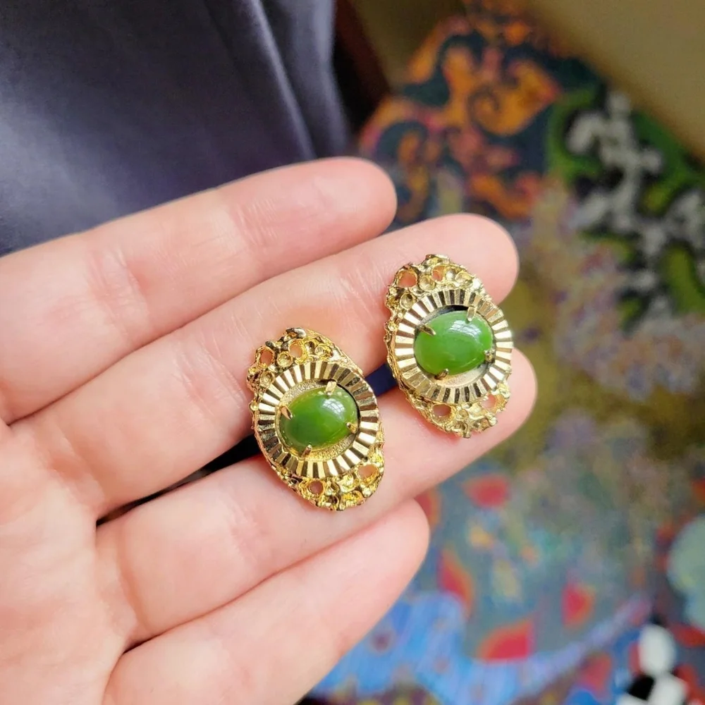 Vintage Pair of Gold Nugget Jade Cuff Links